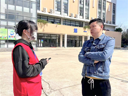 4 采访上海市城市科技学校张老师.jpg