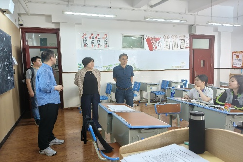 1.暖心关怀，全力护航.jpg